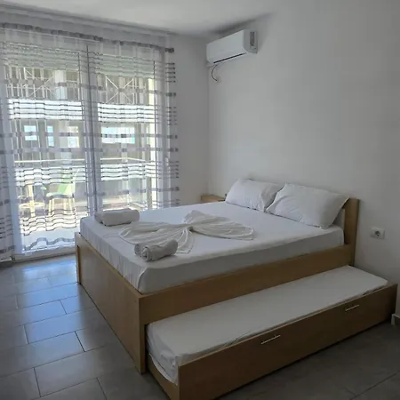Apartman Roxhensi *