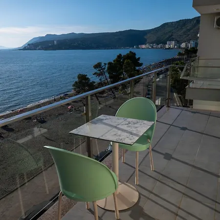 Roxhensi Apartment *