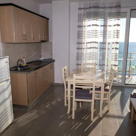Apartment Roxhensi *