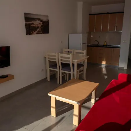 Roxhensi Apartment
