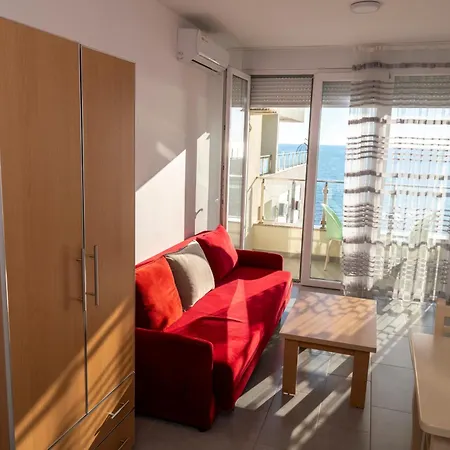 Roxhensi Apartment *