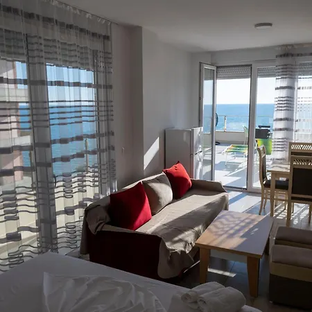 Roxhensi Apartment
