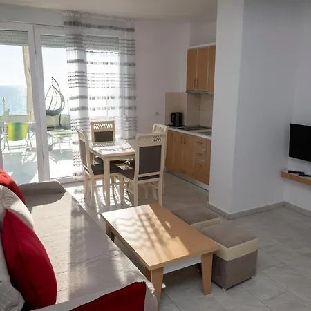 Roxhensi Apartment