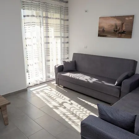 Apartment Roxhensi Shengjin