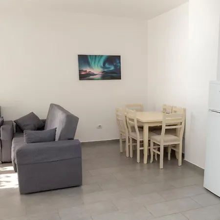 Apartment Roxhensi *