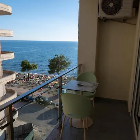 Roxhensi Apartment *