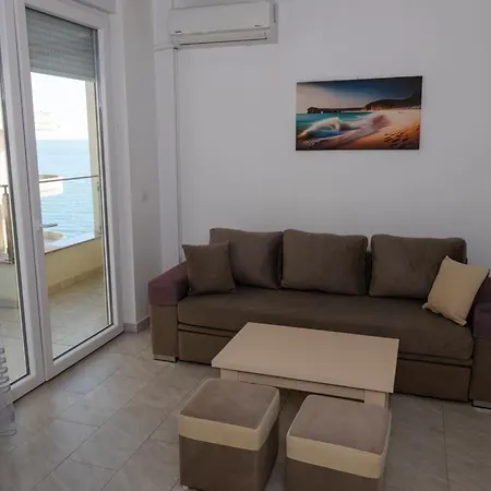 Roxhensi Apartment *
