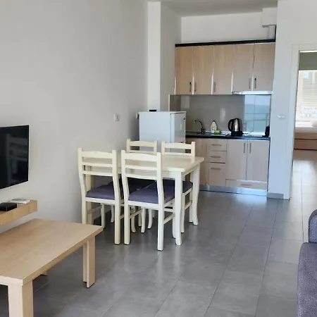 Roxhensi Apartman Shëngjin