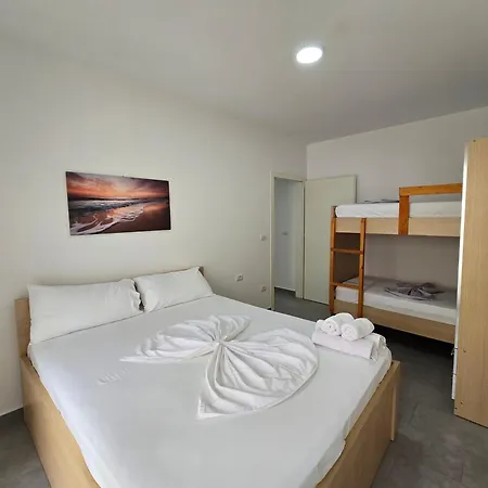 Roxhensi Apartman *