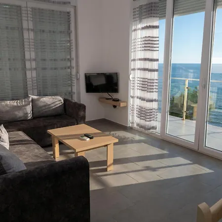 Roxhensi Apartman