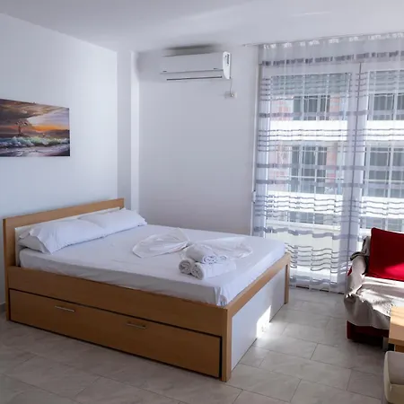 Roxhensi Apartman *