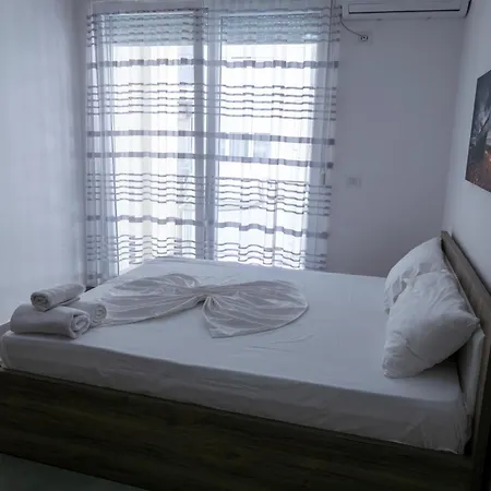 Roxhensi Apartman *