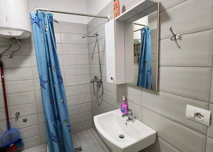 アパート Roxhensi Shëngjin