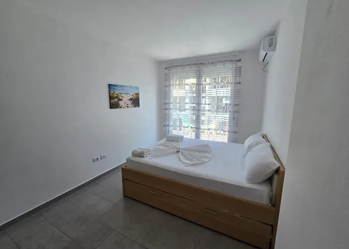 アパート Roxhensi Shëngjin