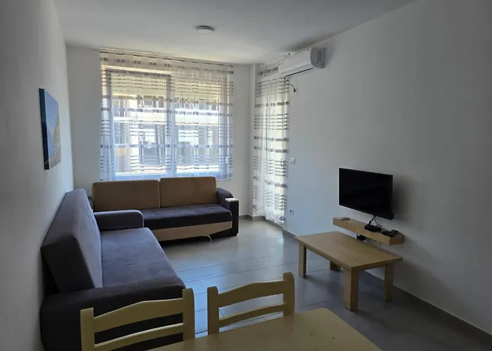 アパート Roxhensi Shëngjin