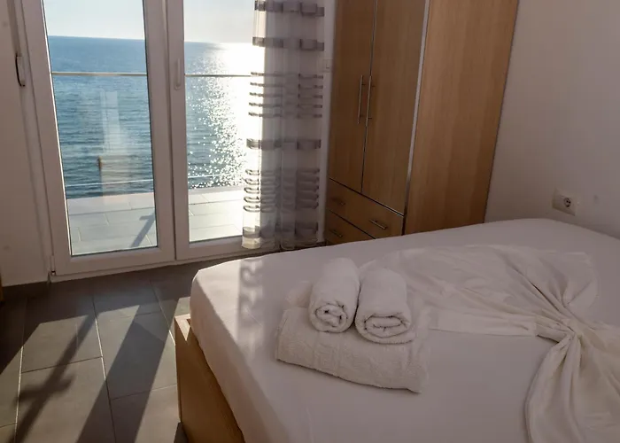 アパート Roxhensi Shëngjin