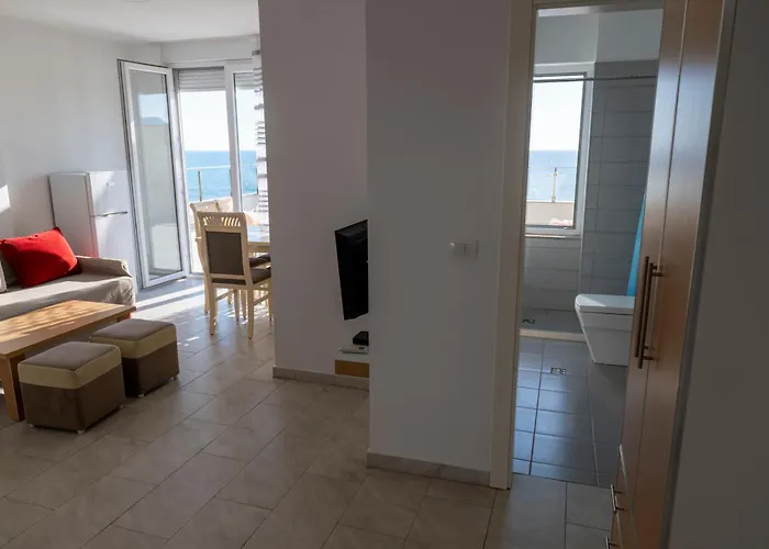 Roxhensi アパート Shëngjin