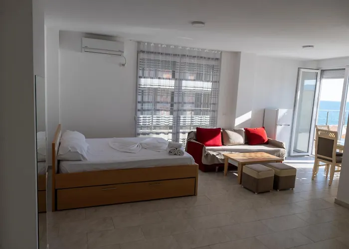 アパート Roxhensi Shëngjin