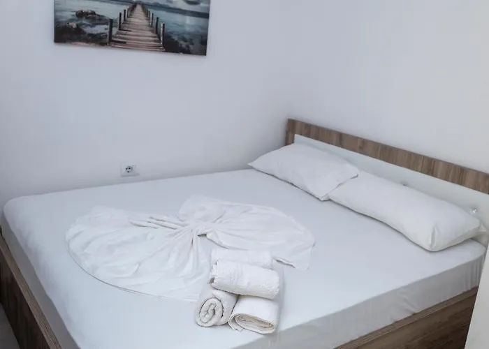 アパート Roxhensi Shëngjin