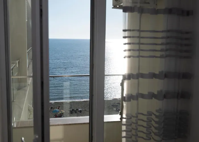 アパート Roxhensi Shëngjin